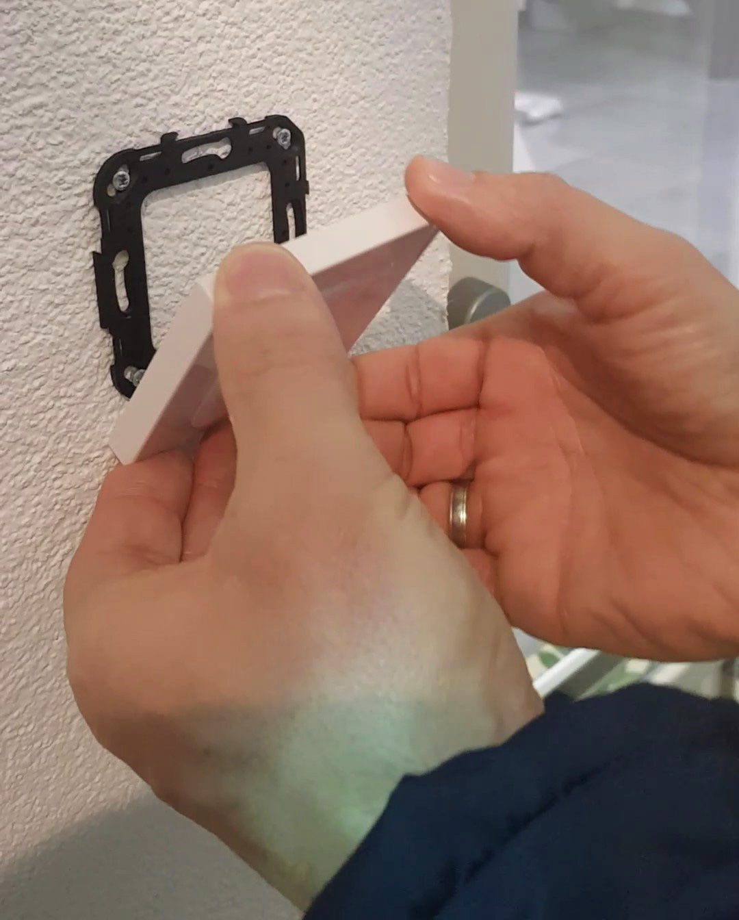 Rolladen elektrisch Batterietausch Somfy Fernbedienung